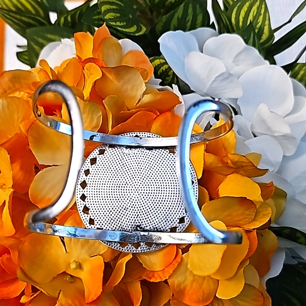 Cuff Bracelet - Picture 7 of 11